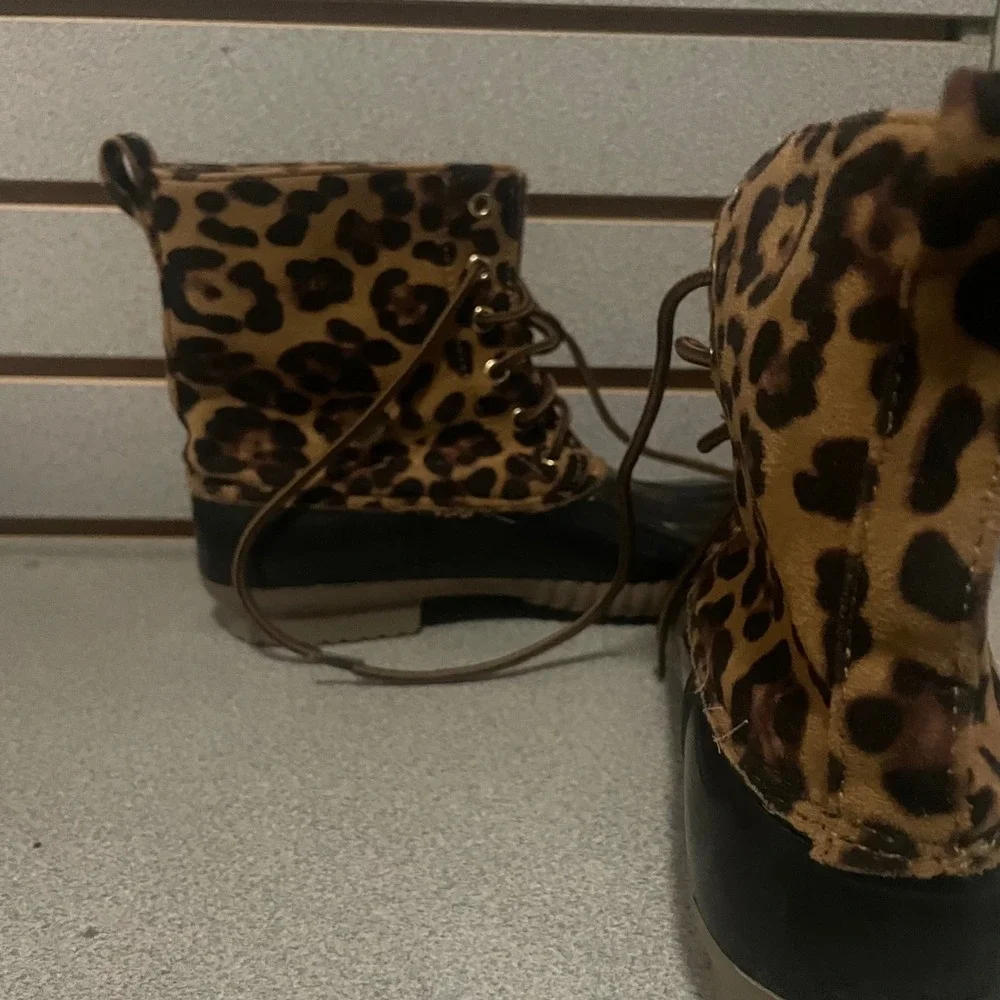 Yoki Leopard Print Duck Boots Black Brown Lined Lace‎ Up Ankle Rain Boots Sz 7.5